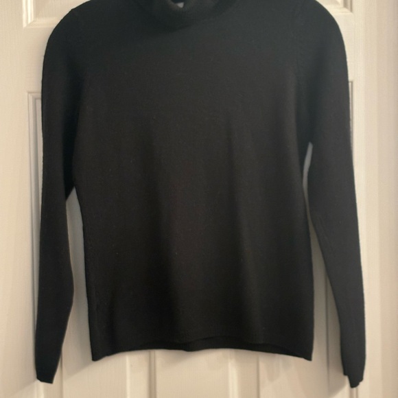 EUC Ann Taylor Loft black sweater - Picture 3 of 3
